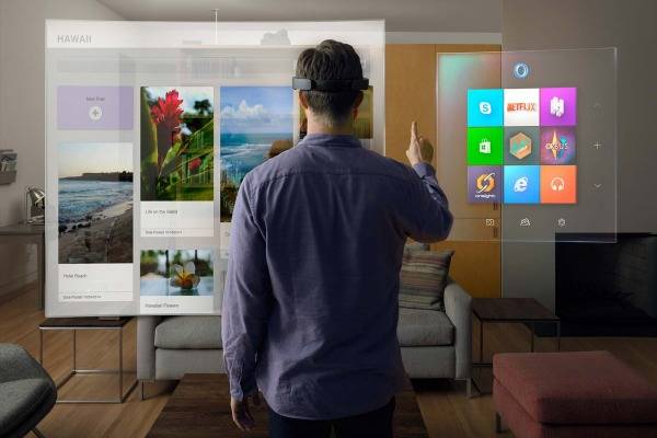 Le Novità Microsoft: Windows 10, SurfaceHub e Holographic